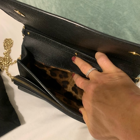 Dolce & Gabbana black leather clutch/cross body bag with gold chain strap - Picture 5 of 8